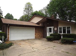 6611 Melshore Dr, Mentor, OH 44060