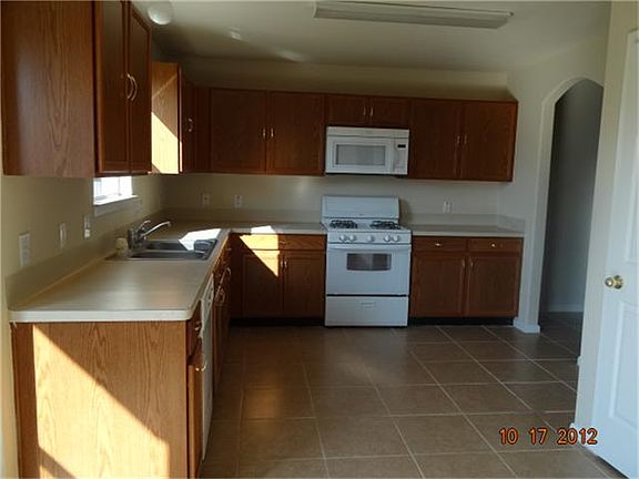 4th image of 19639 Cozy Cabbin Dr