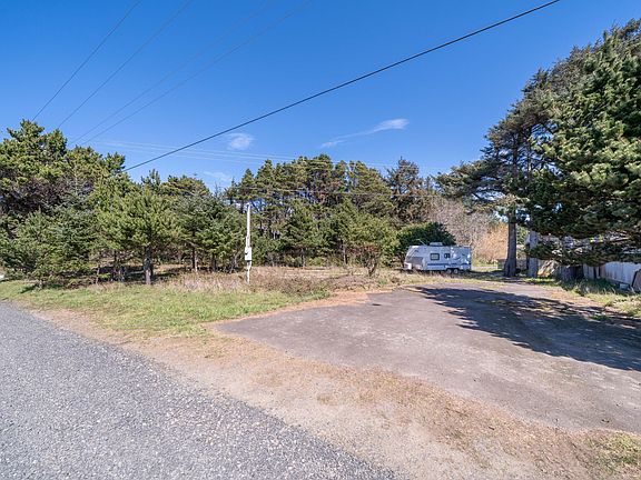 3rd image of 11606 NE Benton St