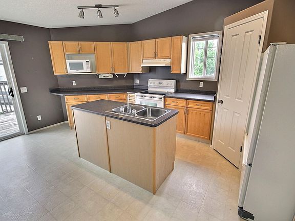 4th image of 21 Donnely Pl