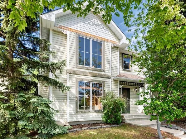 105 NE Tuscany Way NW, Calgary, AB T3L 2A4