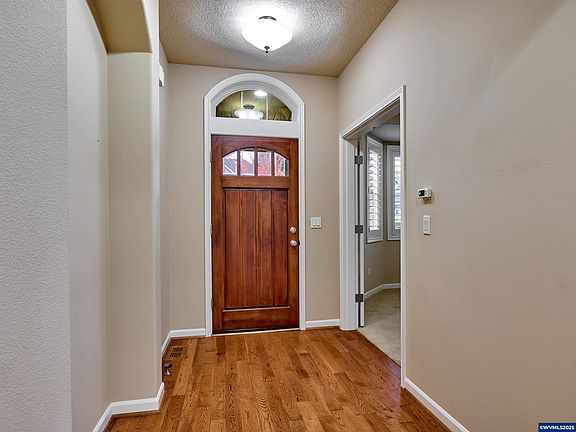3rd image of 429 Turnberry Ave
