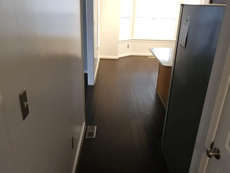 6917 Vanderbilt Ave — Photo 30