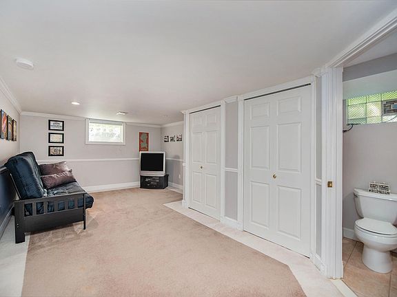 2nd image of 46091 Sunset St