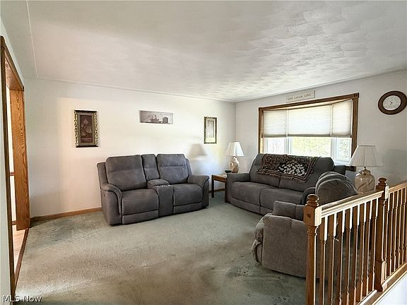 4th image of 601 Emmett Way
