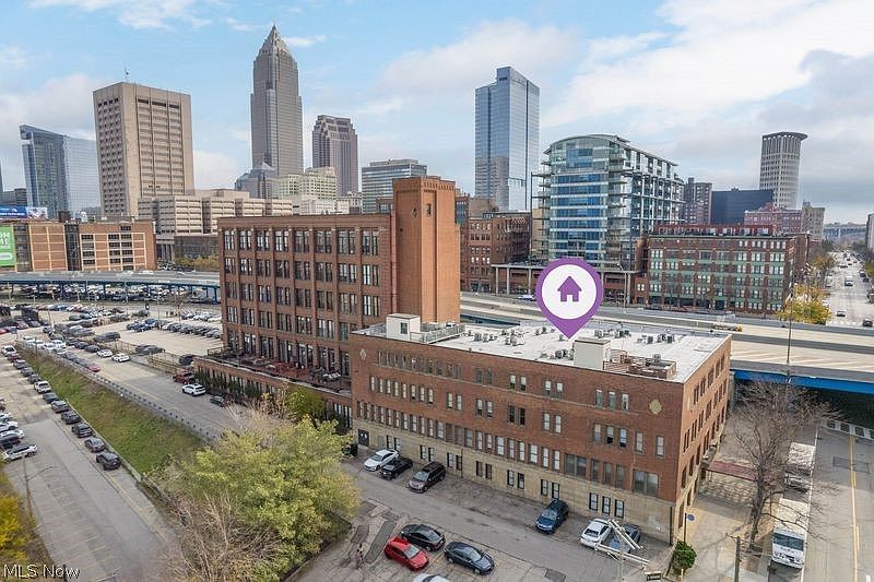 1st image of 1133 W 9th St APT 210