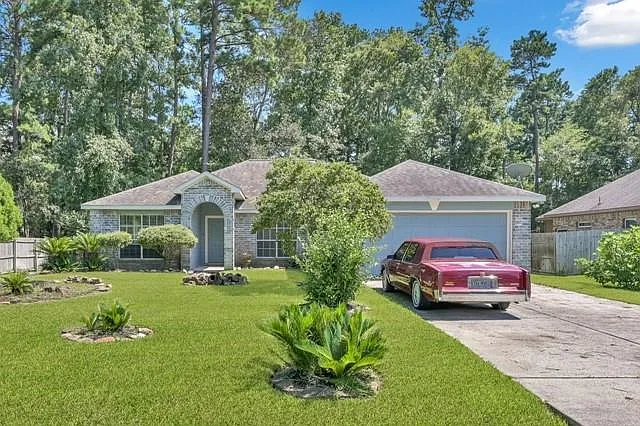 4 bed, 2.5 bath, 2145 sqft, $2,275 — Photo 3
