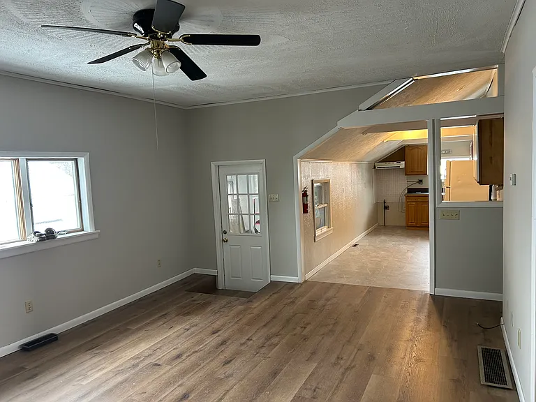 245 E Walnut St #D — Photo 7