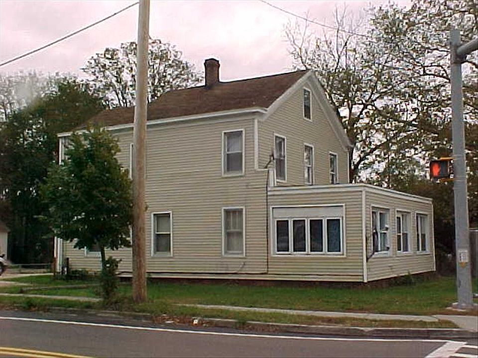 2nd image of 426 Roanoke Ave