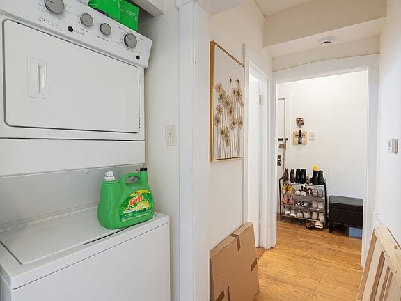 5th image of 2555 W Eastwood Ave #3W