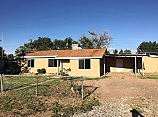 13 Blue Bonnet Dr, Los Lunas, NM 87031