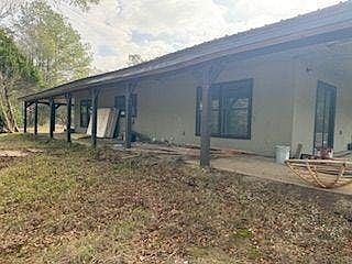 2nd image of 143 Pre Eddy Rd