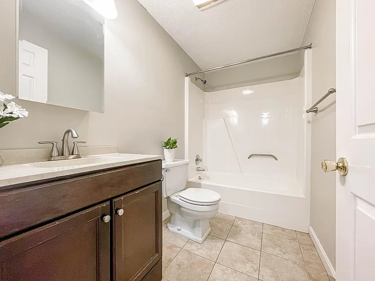 5 Dresden Ct — Photo 59