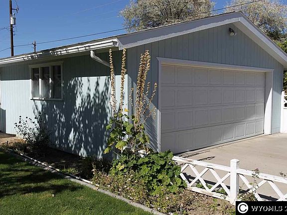 3rd image of 1511 Coburn Ave
