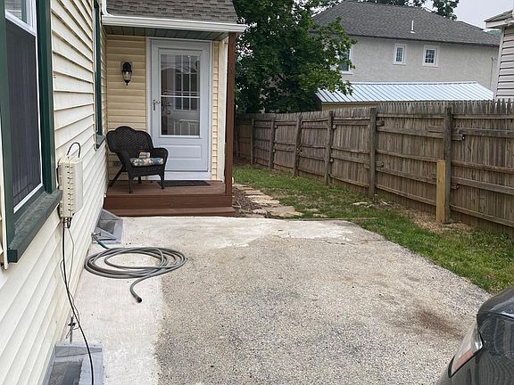 3rd image of 9 Bracken Ave