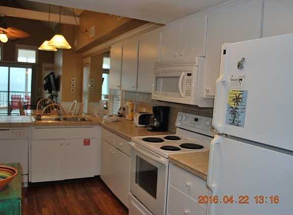 5th image of 208 E Gorrie Dr
