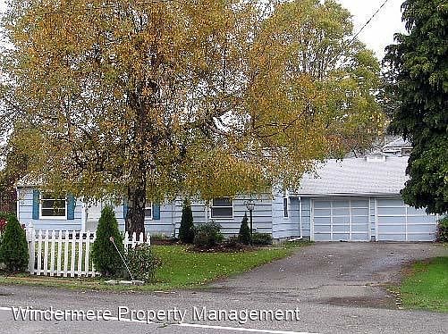 2nd image of 2924 W Maplewood Ave APT 5