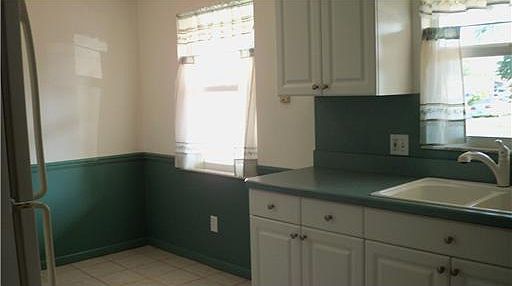 3rd image of 2466 Burnice Dr