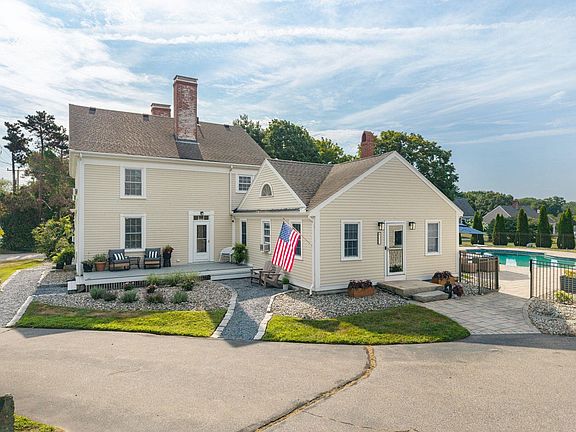 4th image of 333 Winnacunnet Road