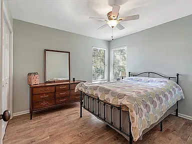 1927 Oak Tree Ln — Photo 14