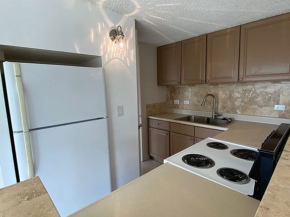 4th image of 2525 Date St APT 1305