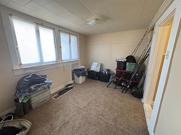 4th image of 412 Oak Hill Ave