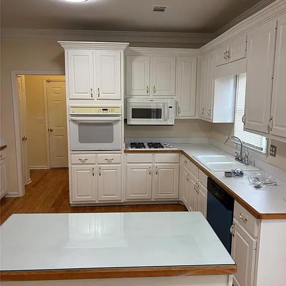 220 Cross Creek Dr — Photo 4