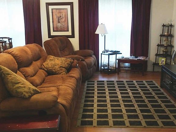 4th image of 115 River Park Cir