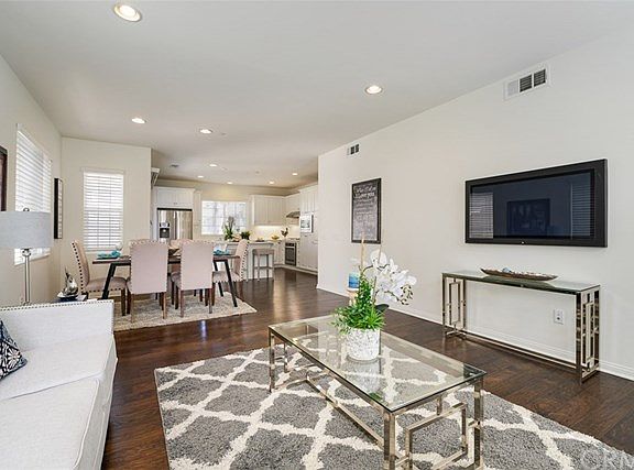 4th image of 421 Golden Bear Ln