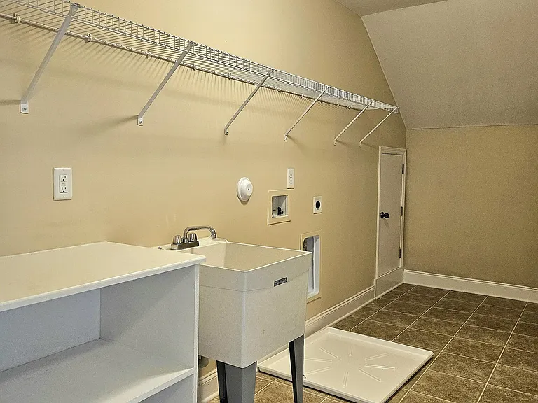 100 Mayfield Ct — Photo 36