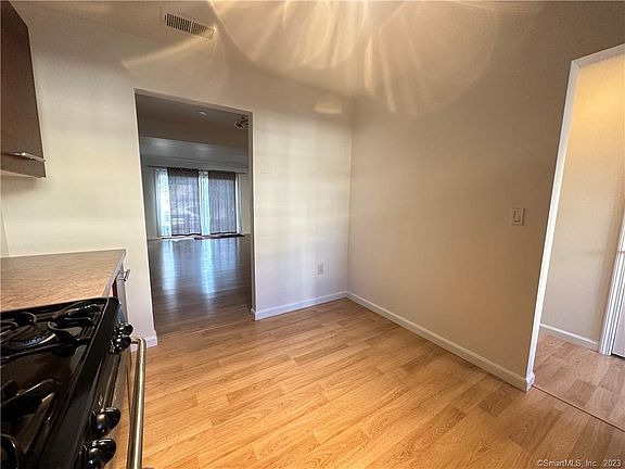 5th image of 81 Park Ave #402