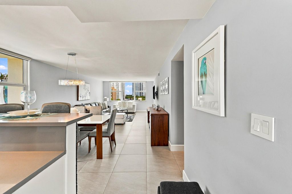 201 N Ocean Boulevard #604, photo 3
