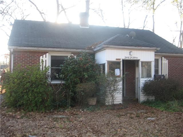 1st image of 3615 S Lloyd Cir