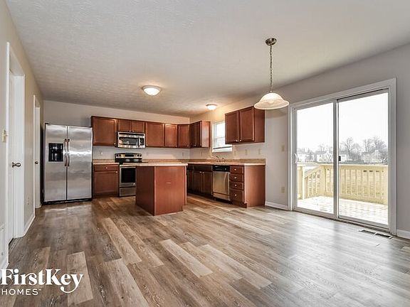 5th image of 8627 Claverdon Ln