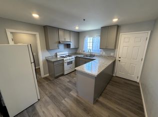 890 Rider Ave, Salinas, CA 93905