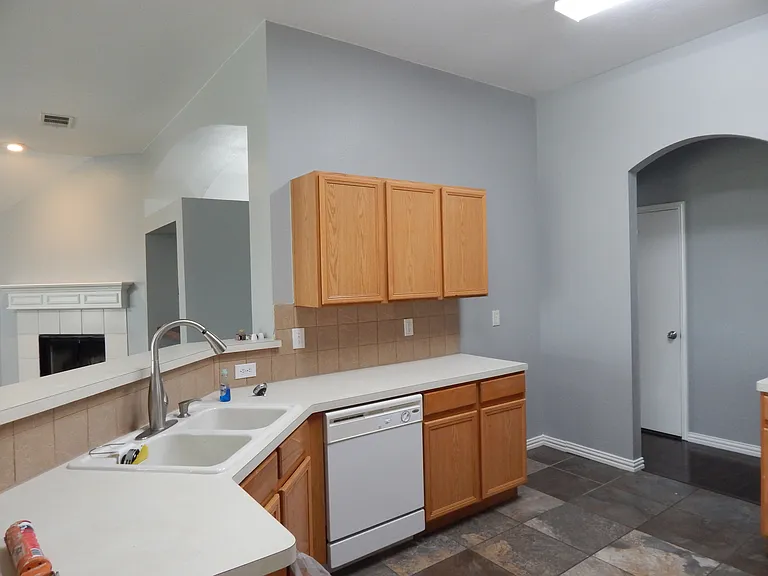 2704 Pyramid Ln — Photo 11