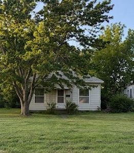 219 E 12th St, Larned, KS, 67550