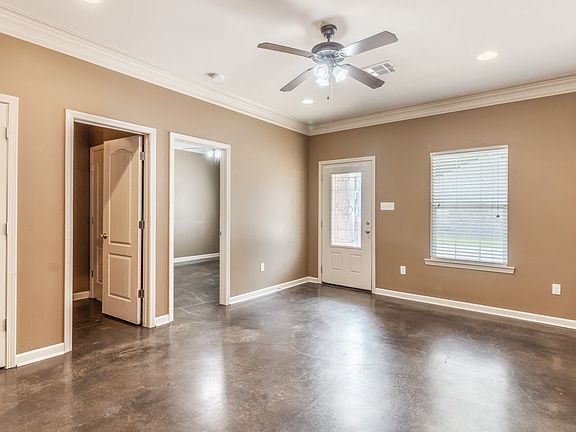 5th image of 102 Padre Dr