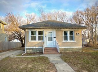 215 W Oak Ave, Lockport, IL 60441