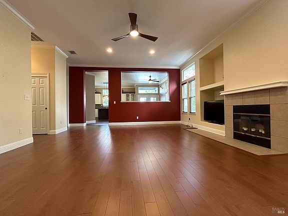 4th image of 543 Marvin Gardens Circle