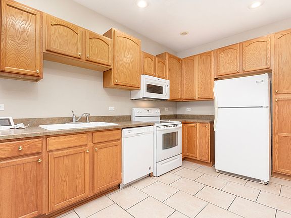4th image of 266 Jennifer Ln
