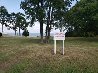 62 Bailey Dr, Carrollton, VA 23314
