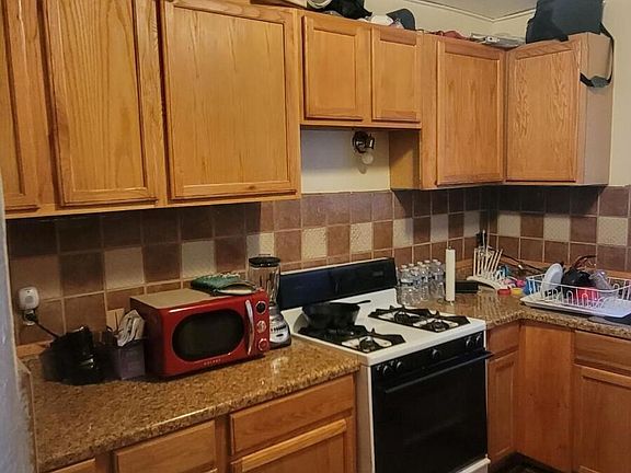 3rd image of 110 McKinley Ave N