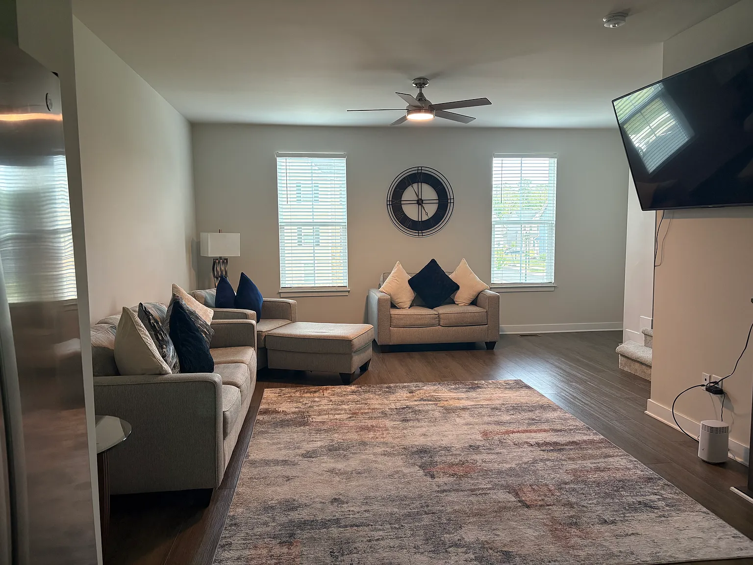 3 bed, 2.5 bath, 1700 sqft, $2,600 — Photo 4