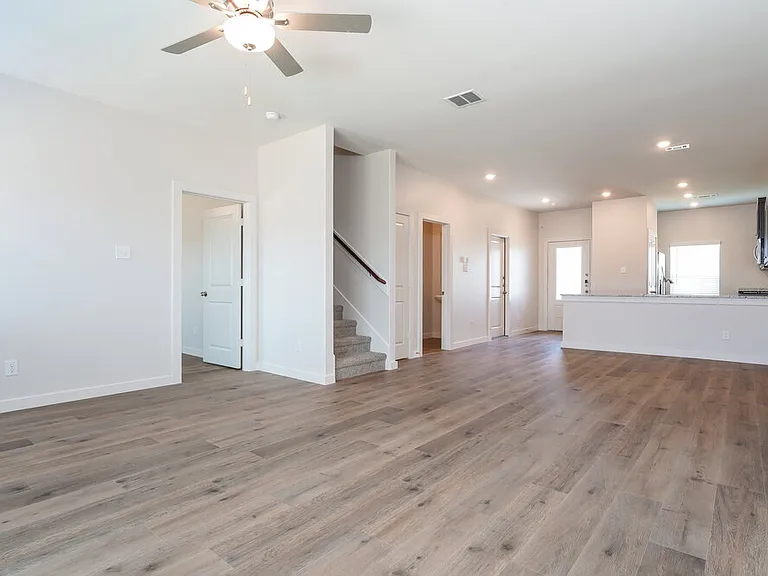1545 Harvester Dr — Photo 8