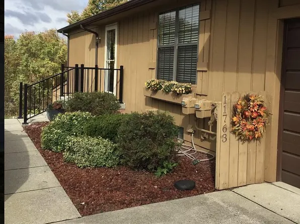 11763 Shenandoah Dr, South Lyon, MI 48178