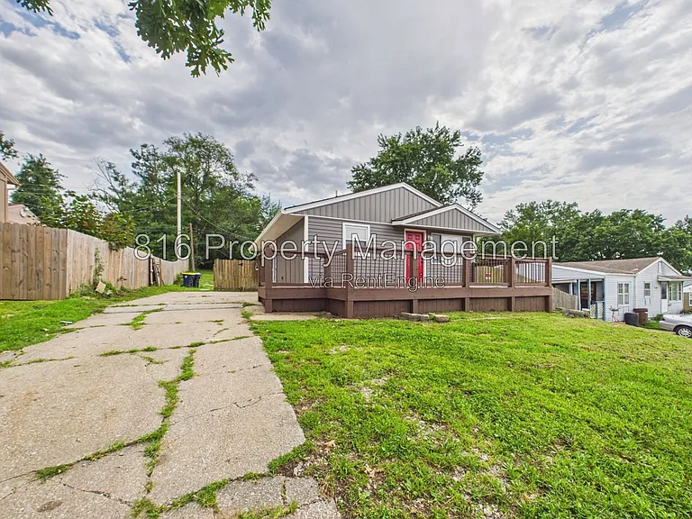 9109 E 44th St — Photo 22
