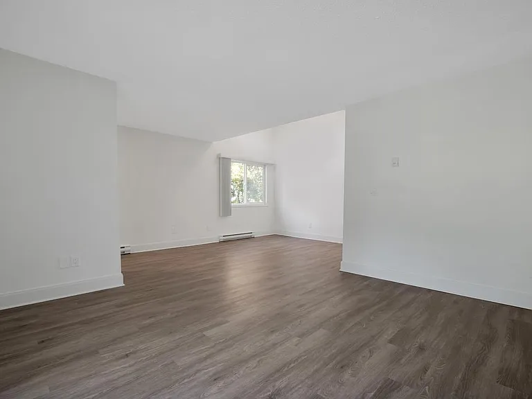 847 Howard Ave #21 — Photo 14