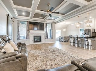 701 Bison Crossing Dr, Yukon, OK 73099