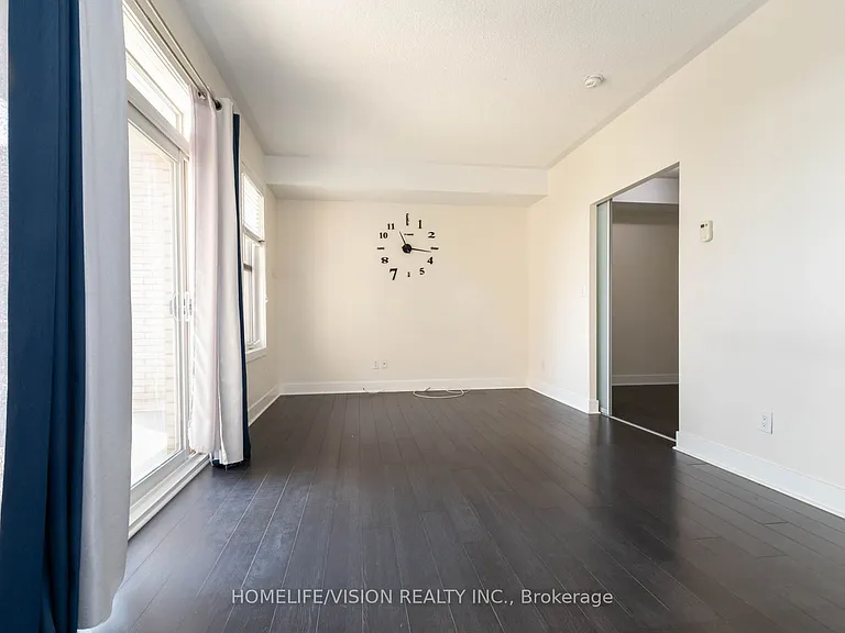 28 Prince Regent St #332 — Photo 4